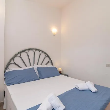 Aparthotel Ville Del Rei Sole Monte Nai