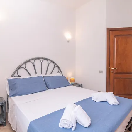 Aparthotel Ville Del Rei Sole Monte Nai